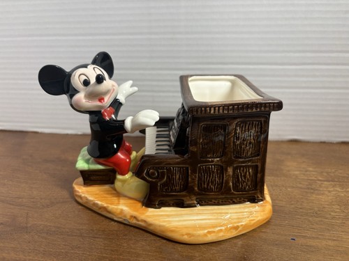 Mickey mouse disney playing - disney,